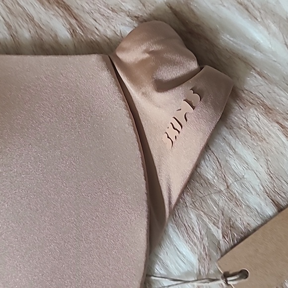 NWT SKIMS Wireless Form Push Up Plunge Bra Size 34A Clay - Picture 6 of 7